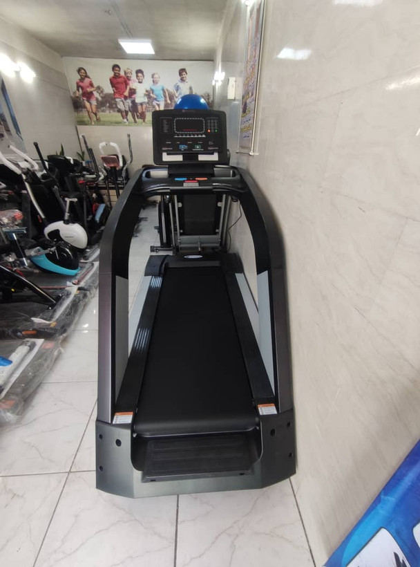 تردمیل باشگاهی وزن آزاد فرش وی مدل FW 8000